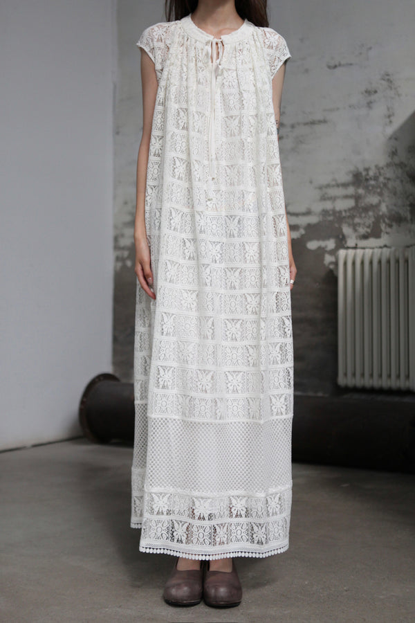 INTO THE EAST 25 Autumn/Winter Water-soluble Floral Round Neck Drawstring Dress ITE-E1DGSS030WT20DS-BAI White